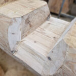 Lucfenyő rönkfa gerenda megmunkálva