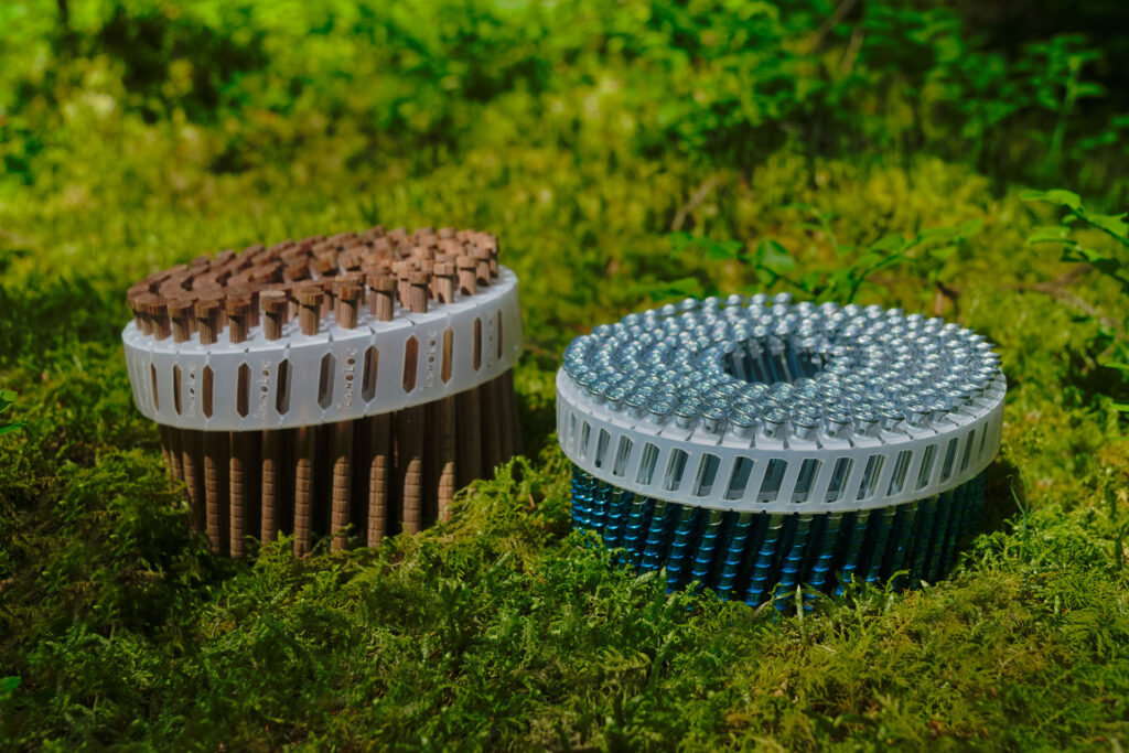 Beck tárazott faszeg és scrail csavar-szeg kreatív fotója